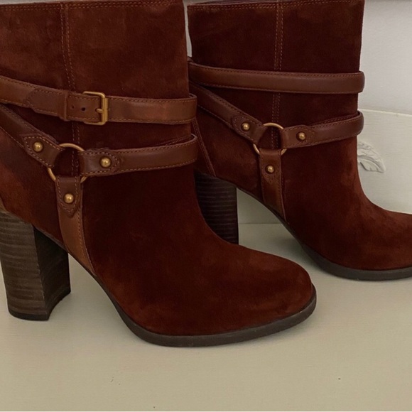 Ugg Dandridge Suede Harness Booties Mahogany-New in a box -SZ 8 - Picture 3 of 11